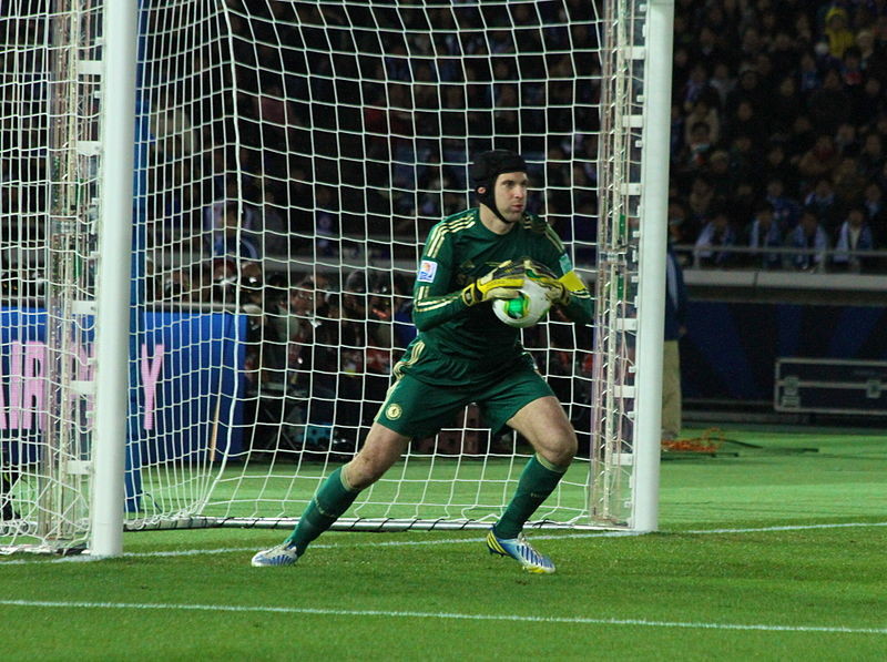 petr cech with the ball in goal