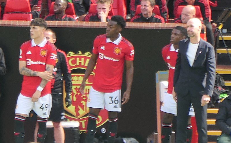 erik ten hag managing on sidelines at manchester united