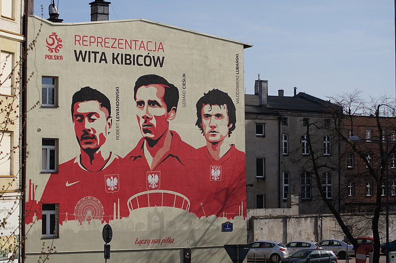 mural in poland featuring lewandowski