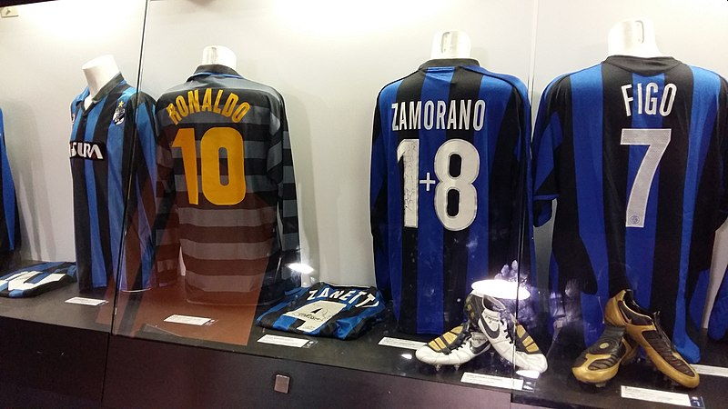 ronaldo zanetti zamorano and figo inter milan shirts