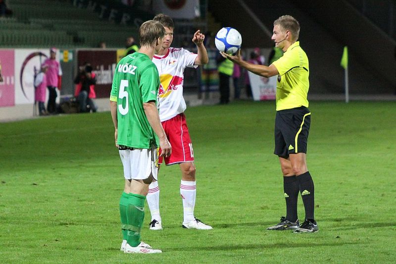 referee drop ball restarting play