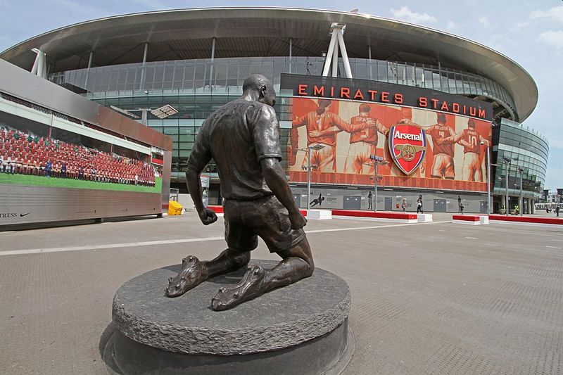 thierry henry statue emirates